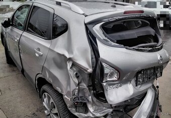 Nissan Qashqai 2.0 2013 predám SVETLO, MOTOR MR20, predný NÁ - 3