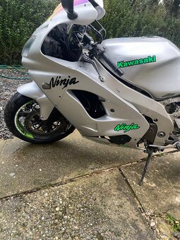 KAWASAKI NINJA ZX9R - 3