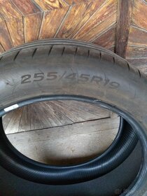 Predam pneu 255/45 R19 na Teslu Y - 3