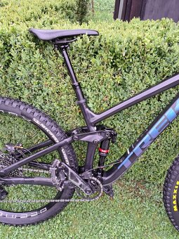 Zjazdovy bicykel trek slash - 3