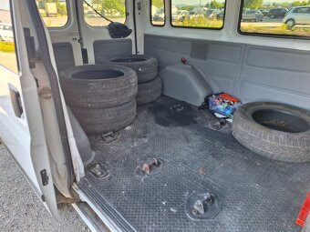 FORD TRANSIT 2,2 DIESEL 9 MIESTNY ROK 2012 - 3