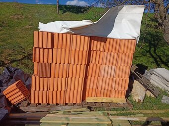 Predám brúsenú tehlu Britterm 30cm - 3