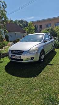 KIA Cee'd 1.6CRDi hatchback - 3