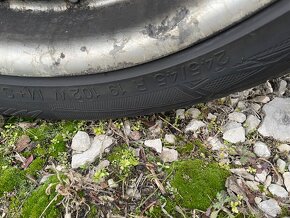 245/45 R19 90% DOT4923 - 3