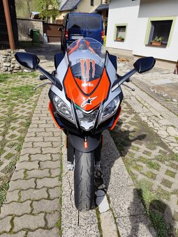 Aprilia RSV4 Factory - 3