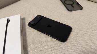 Vymenim iPhone Air Black + Apple MagSafe kryt v hodnote 60€ - 3