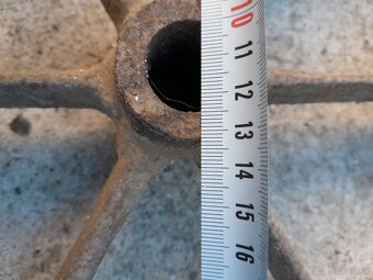 Predám remenice na mlaťačku, starý stroj - 3