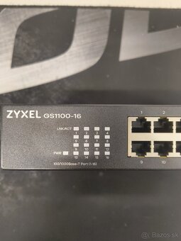 Zyxel GS1100-16 portovy switch - 3