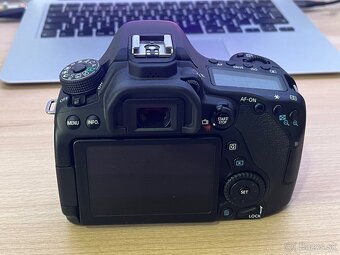 Canon EOS 80D - 3