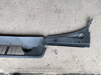 PREDAM Plastový kryt pod stierače torpedo BMW e36 - 3