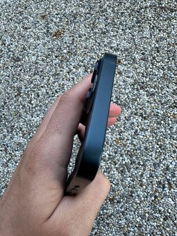 IPhone 14 - baterie 100% - 3