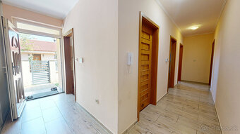 Na predaj 4-izbový bungalov s garážou a krytou terasou – Hru - 3