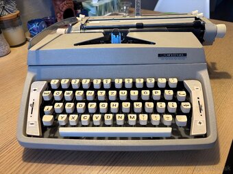 Písací stroj Consul - 3