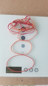 červene gumičky - 3