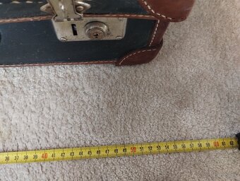 Starožitný kufor s kľúčikom - 3