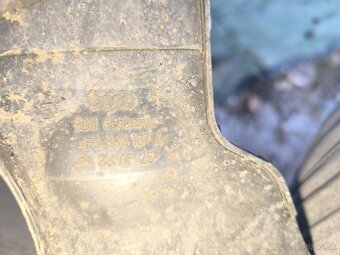 Kryt predných poloosi Audi A6 C6 4f - 3