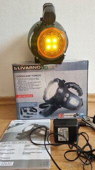 Akumulátorový reflektor (svietidlo, baterka) - 3