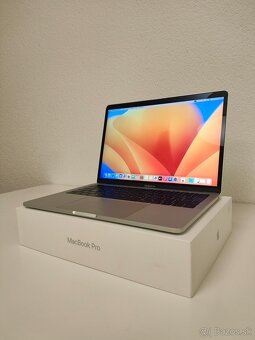 MacBook Pro 2017 | i5 • 8GB • 256GB SSD - 3