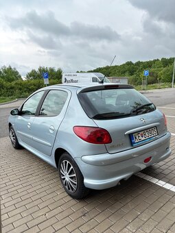 Predám Peugeot 206 1.4 Benzín - 3