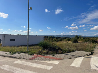 Veľký pozemok 740 m2 s krásnym výhľadom na Karpaty - 3