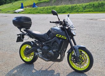 Yamaha MT09 - 3