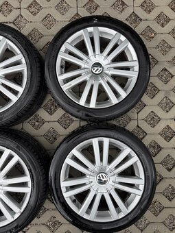 VW elektróny R17 5x112 s letnými pneumatikami 225/45 R17 - 3