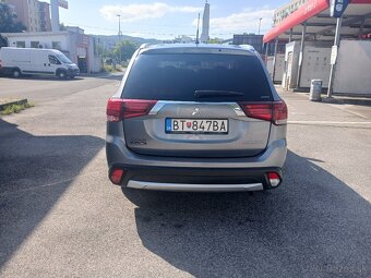 Mitsubishi Outlander - 3