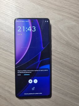 Motorola 40 edge - 3