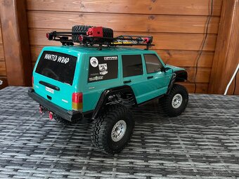 RC Jeep Cherokee - 3