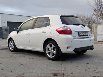 Toyota Auris 1.6 - 3