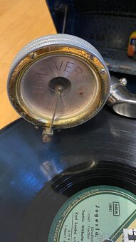 Predam starý zberatesky Gramafon Coumbia spolu zo zbierkou p - 3