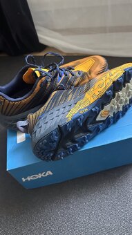 HOKA Speedgoat - 3