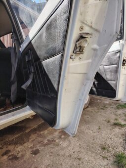 Predám škodu 120 s bez tp a spz - 3