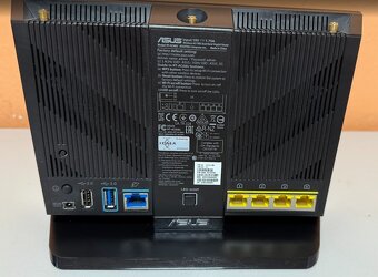Predam Router ASUS RT-AC 68 - 3