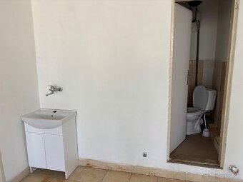 Prenájom 90 m² – sklad alebo predajňa - Jilemnického, Prešov - 3