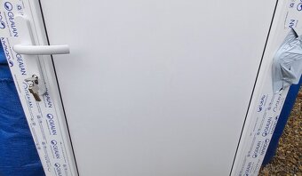 Predám vchodove dvere hladka vypln 100x210 biela farba - 3