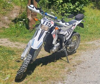 YAMAHA WR250R - 3