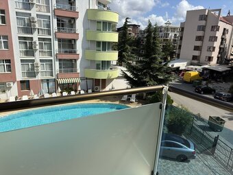 Priestranný a svetlý dvojizbový apartmán v jednej z najobľúb - 3