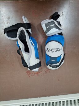Hokejový výstroj - 3