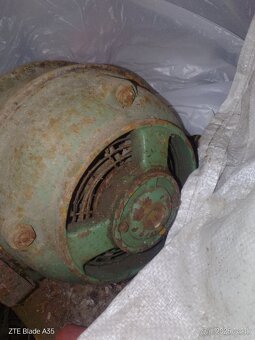 Motor starý z vodárne starej funkčný - 3