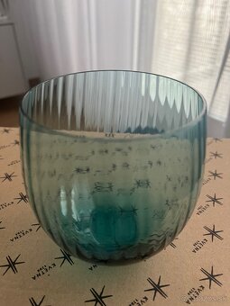 Sklbene pohare na vodu - 3