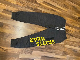 Nové, nepoužívané pánske tepláky, Veľkosť L - 3