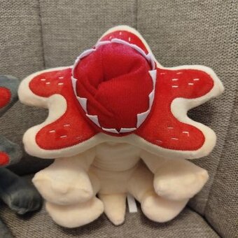 Stranger Things - Demogorgon a Demodog - 3