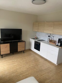 Útulný 1,5 izbový zariadený mezonet - 3