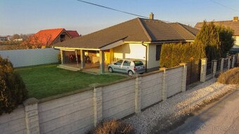 Moderný bungalov v tichej lokalite s krásnym pozemkom - 3
