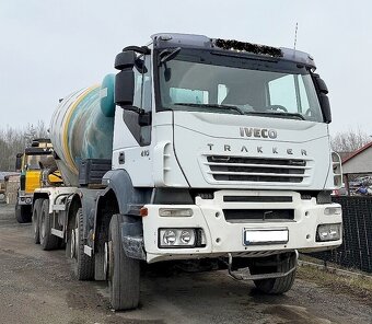 9m3 mix 8x4 EUR4 Iveco 410 Eurotrakker - 3