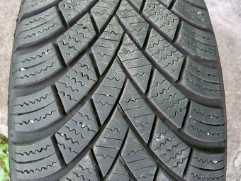 Predam gumy r15 Nexen - 3