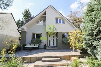 Pekný 7-izbový kompletne zariadený rodinný dom s garážou s v - 3