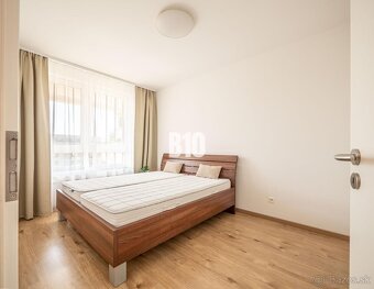 NA PRENÁJOM 2-IZBOVÝ BYT S GARÁŽOVÝM STÁTÍM V TRNAVE- ARBORI - 3