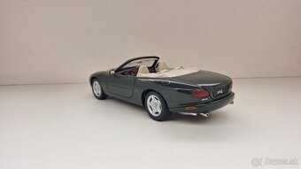 1:18 JAGUAR XK8 - 3